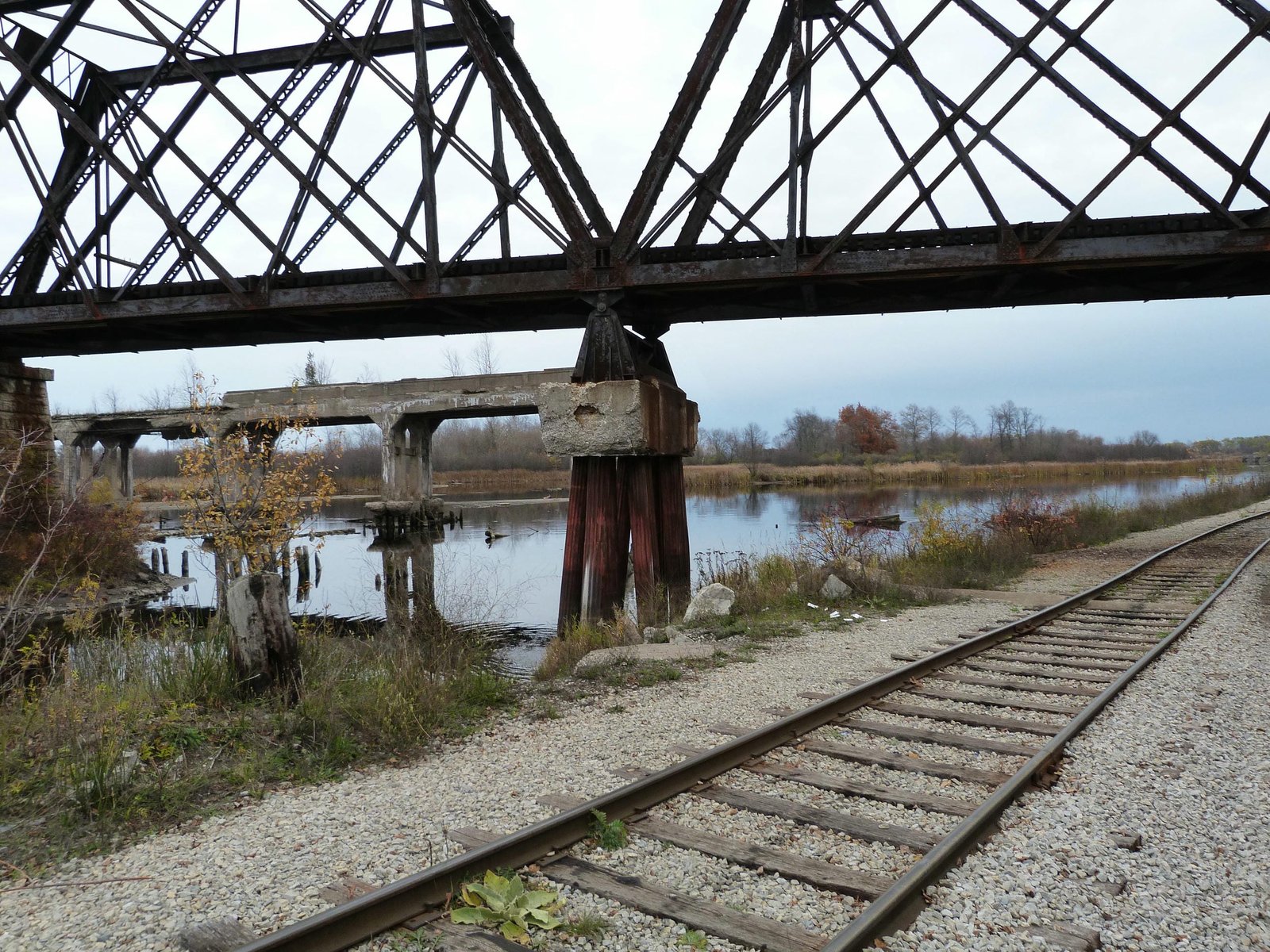 South pier (pier #1).  Photo credit: Nathan Holth (Historicbridges.org); used with permission.